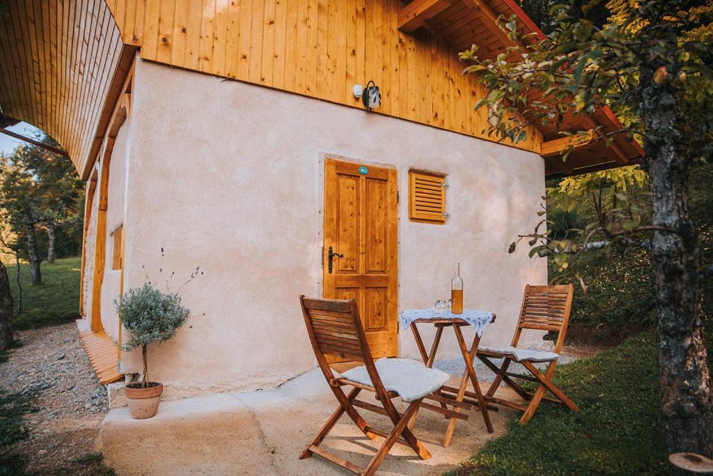 Sleeping With Bees - Tourist Farm Muha Grosuplje Exterior foto
